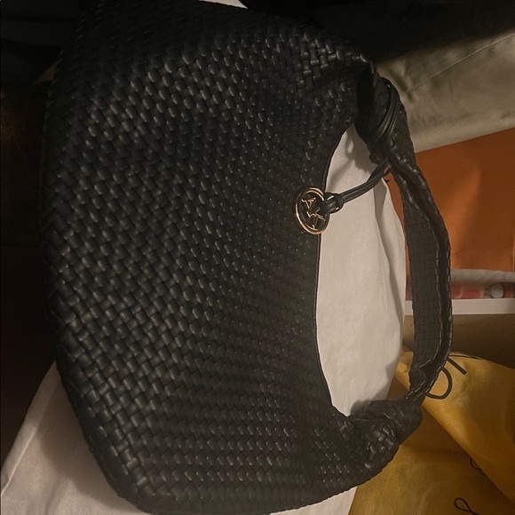 Handbags - Elegant Black Woven Handbag